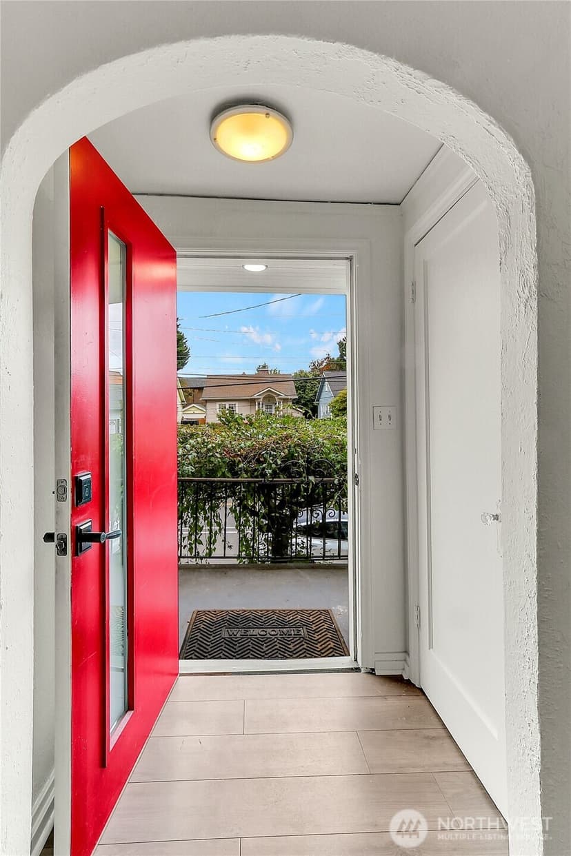 Property photo for 2157 Dexter Avenue N, Seattle photo 5