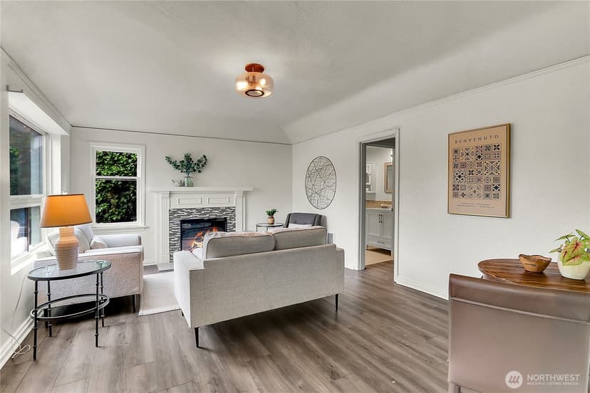 Property photo for 2157 Dexter Avenue N, Seattle photo 8
