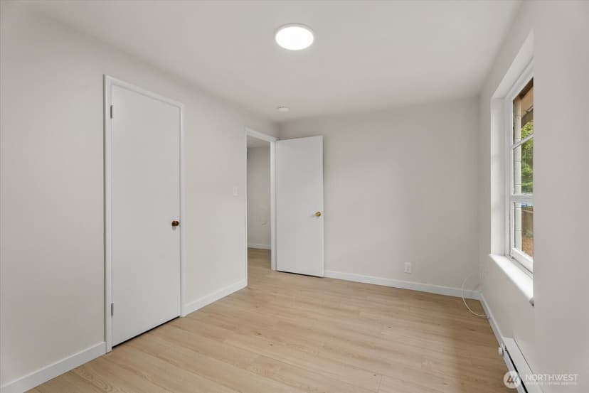 Property photo for 13525 Wallingford Avenue N, Seattle photo 16