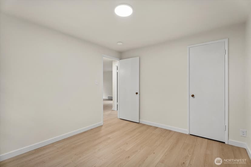 Property photo for 13525 Wallingford Avenue N, Seattle photo 15