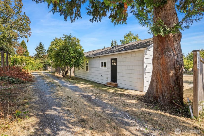 Property photo for 8143 10th Avenue SW, Seattle photo 25