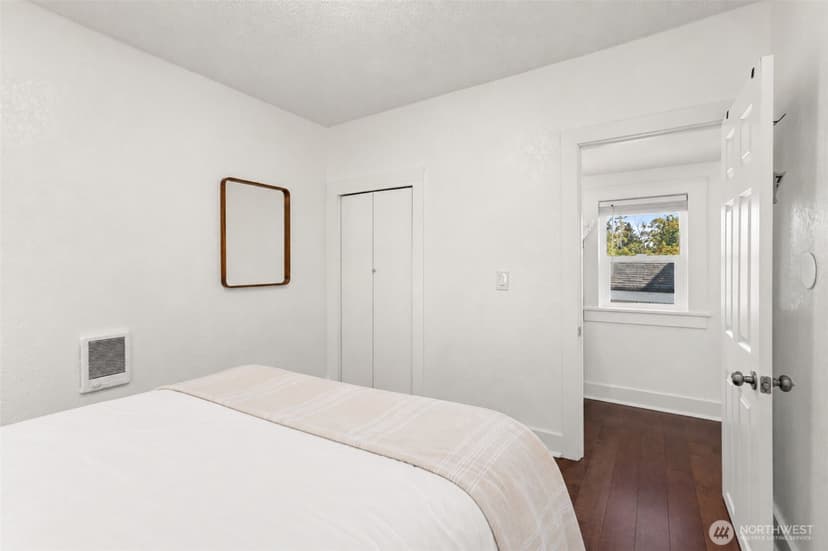 Property photo for 8143 10th Avenue SW, Seattle photo 21