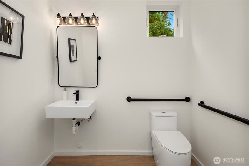 Property photo for 5251 California Avenue SW, Seattle photo 6