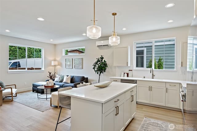 Property photo for 263 NW 42nd Street, Seattle photo 5