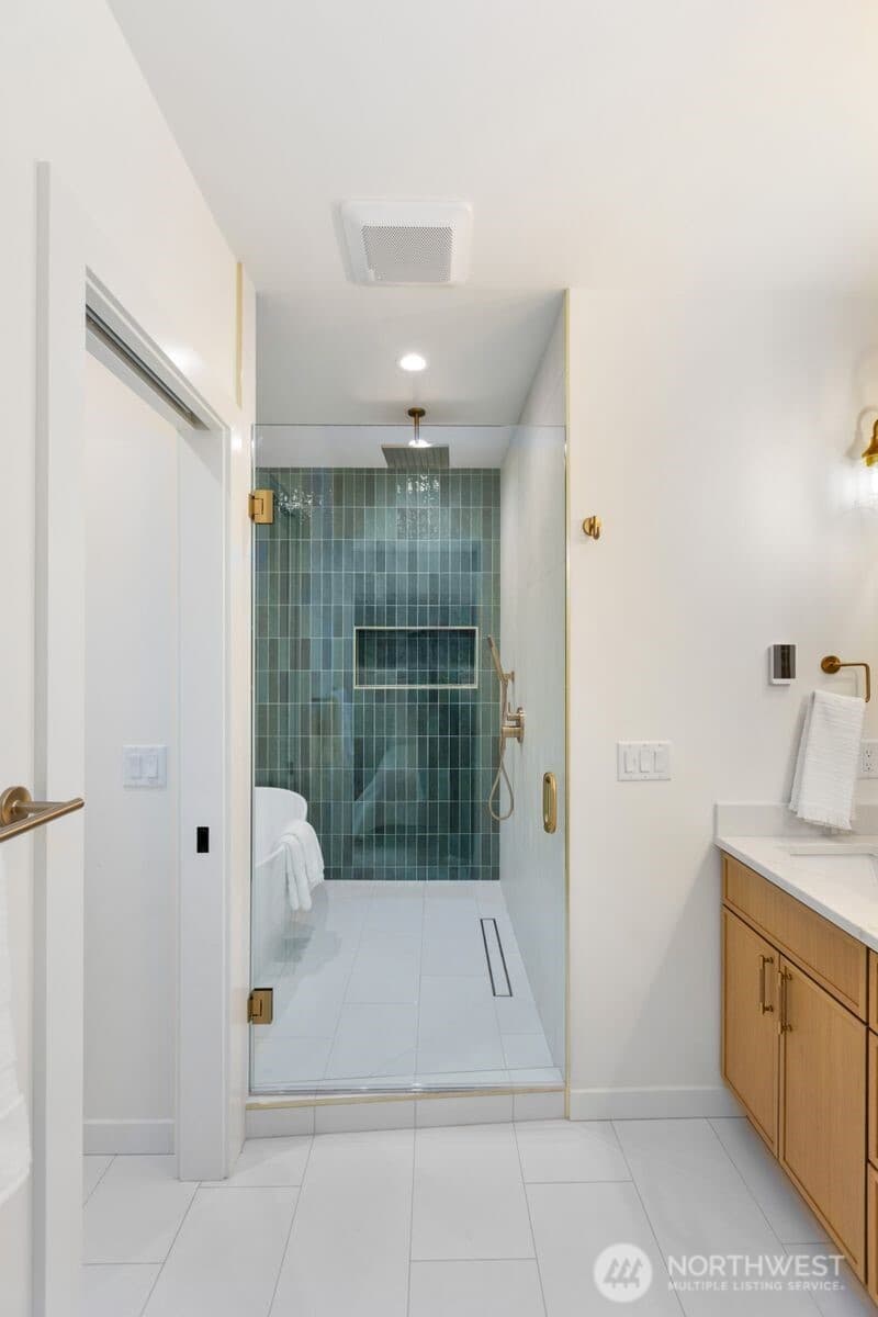 Property photo for 9549 Evanston Avenue N, Seattle photo 29