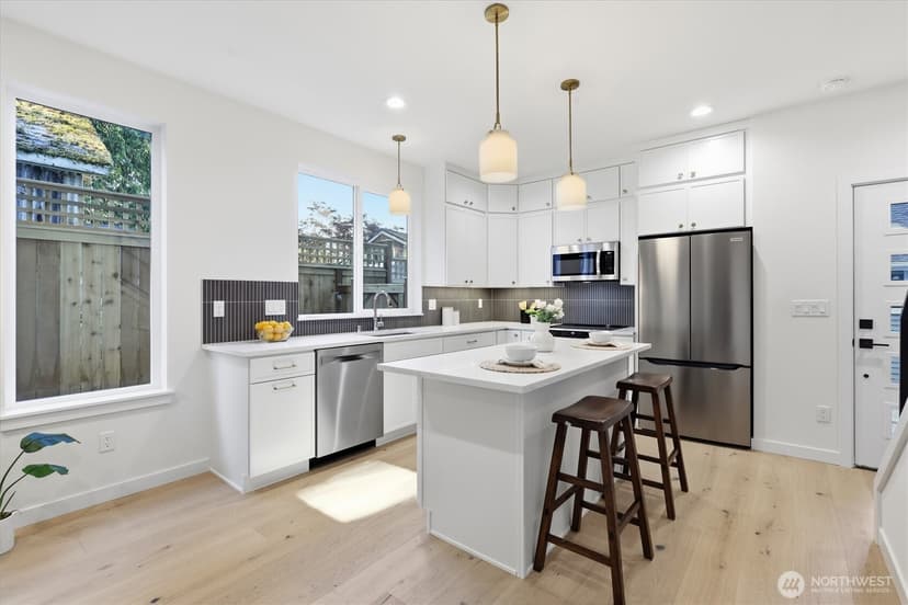 Property photo for 13353 25th Avenue NE, Seattle photo 3