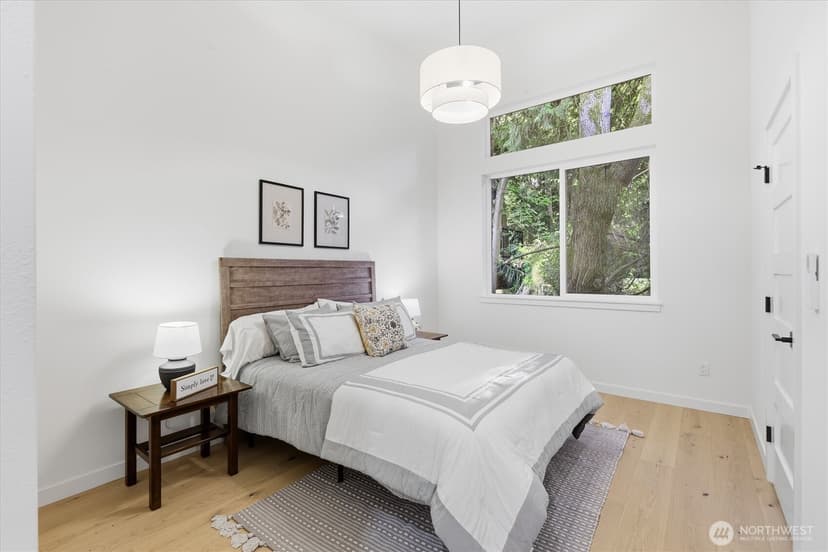 Property photo for 13353 25th Avenue NE, Seattle photo 12
