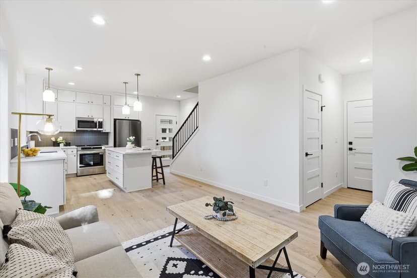 Property photo for 13353 25th Avenue NE, Seattle photo 9