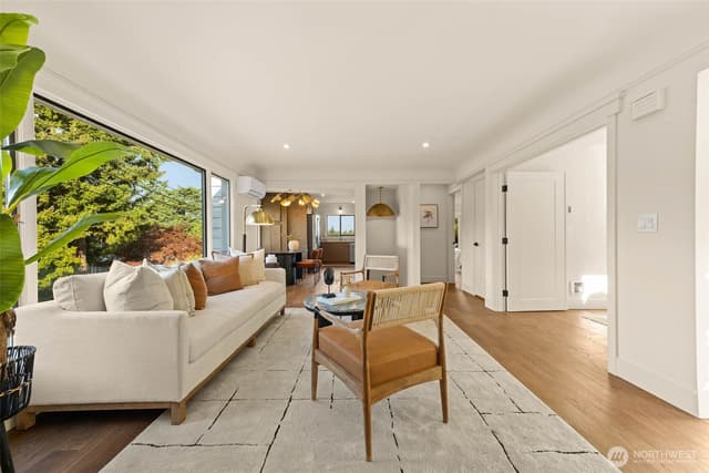 Property photo for 8622 17th Avenue NE, Seattle photo 5