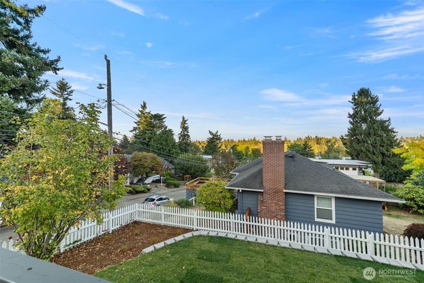 Property photo for 8622 17th Avenue NE, Seattle photo 16