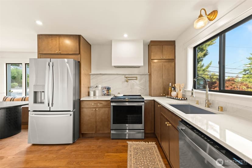 Property photo for 8622 17th Avenue NE, Seattle photo 10