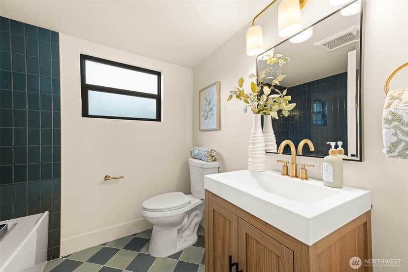 Property photo for 8622 17th Avenue NE, Seattle photo 26