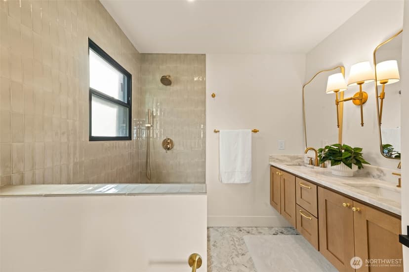 Property photo for 8622 17th Avenue NE, Seattle photo 19