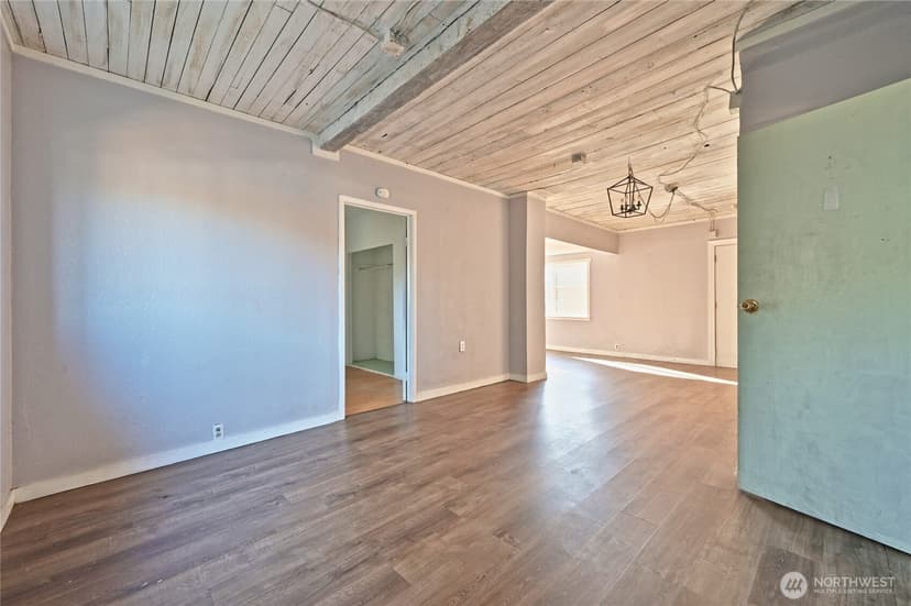 Property photo for 917 Cogean Avenue, Bremerton photo 9