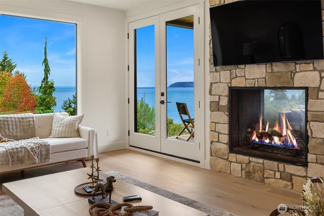 Property photo for 7126 Picnic Place, Edmonds photo 4
