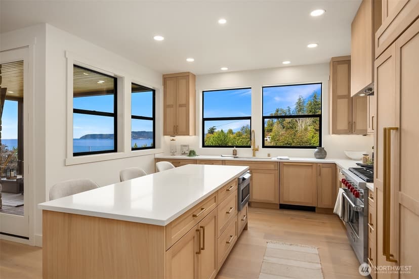 Property photo for 7126 Picnic Place, Edmonds photo 8