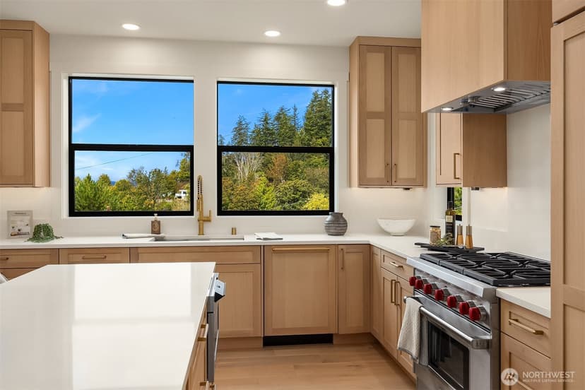 Property photo for 7126 Picnic Place, Edmonds photo 10