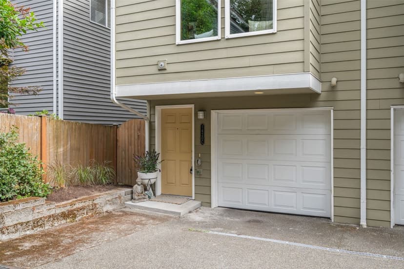 Property photo for 1420 18th Avenue #C, Seattle photo 10