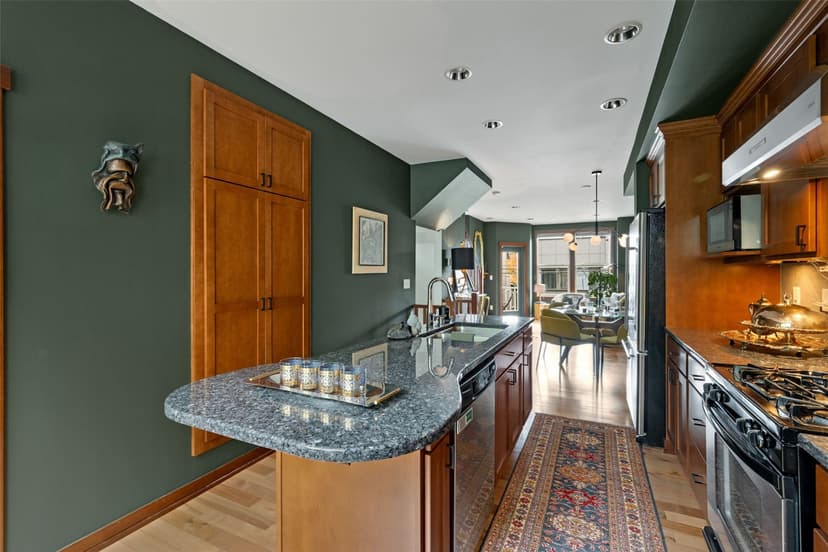 Property photo for 1420 18th Avenue #C, Seattle photo 16