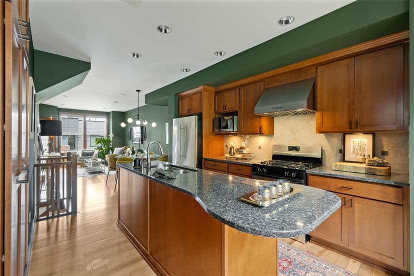 Property photo for 1420 18th Avenue #C, Seattle photo 15