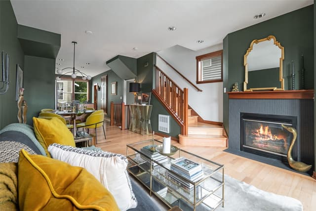 Property photo for 1420 18th Avenue #C, Seattle photo 4