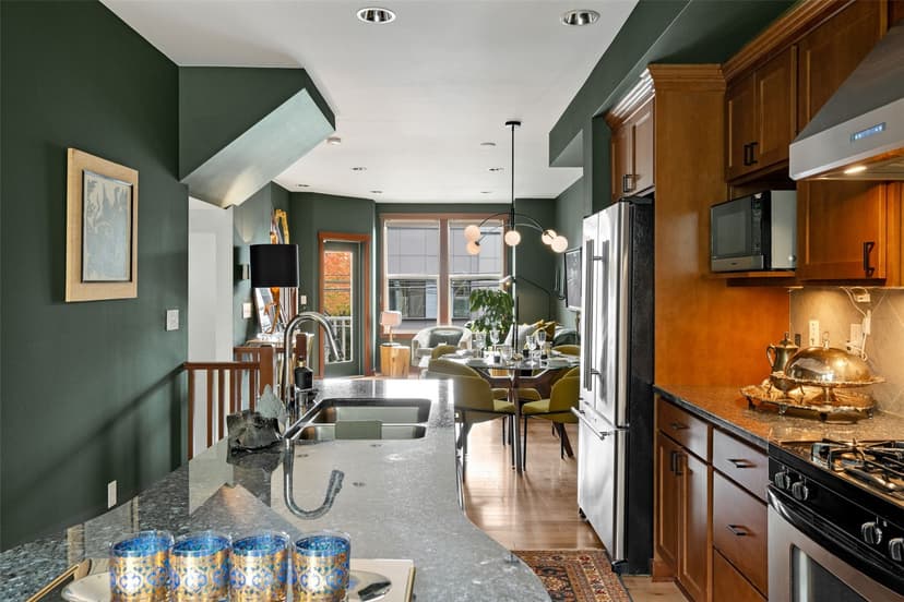 Property photo for 1420 18th Avenue #C, Seattle photo 17