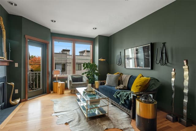 Property photo for 1420 18th Avenue #C, Seattle photo 3
