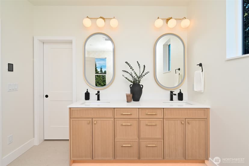 Property photo for 3111 W Mansell Street, Seattle photo 16