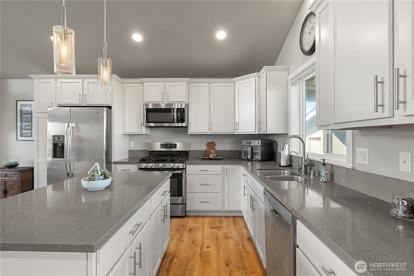 Property photo for 1252 Storm King Avenue SW, Ocean Shores photo 8