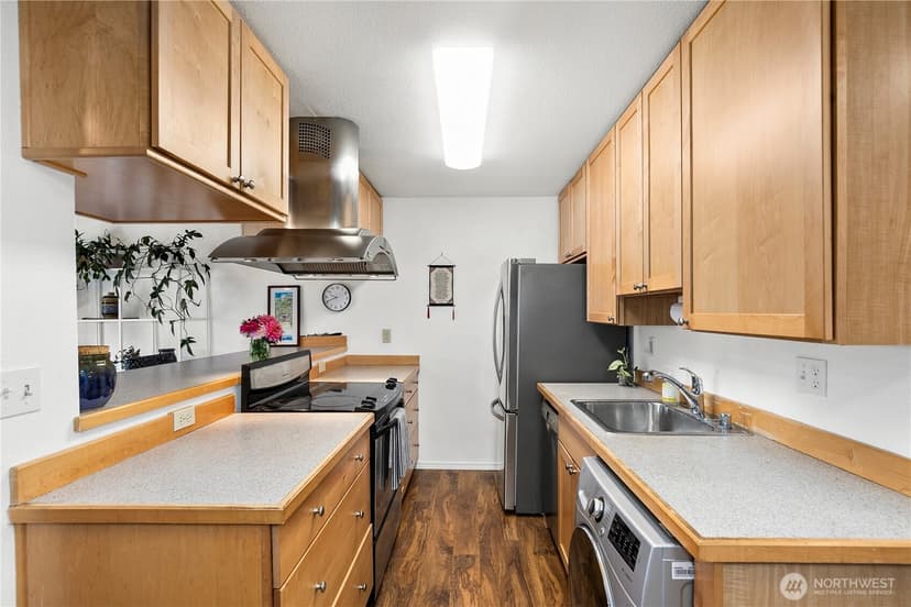 Property photo for 22993 Marine View Drive S #D306, Des Moines photo 13