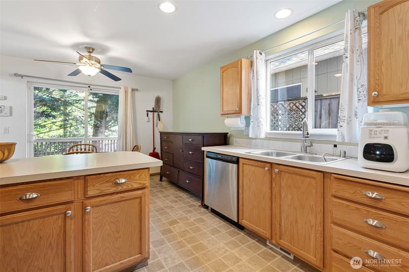 Property photo for 8910 161st Street E, Puyallup photo 10