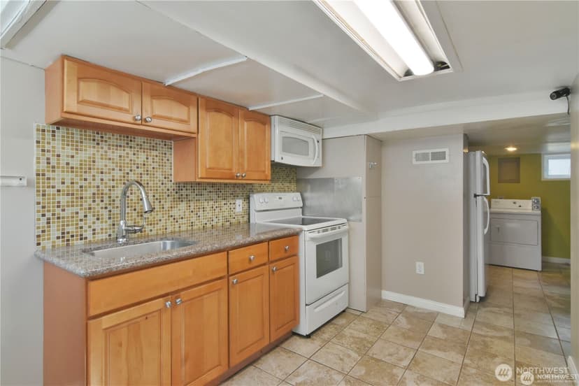 Property photo for 328 NE 52nd Street, Seattle photo 24