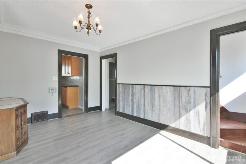 Property photo for 328 NE 52nd Street, Seattle photo 9