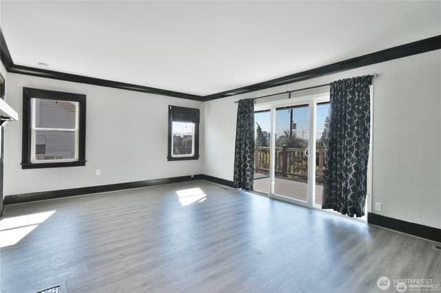 Property photo for 328 NE 52nd Street, Seattle photo 5