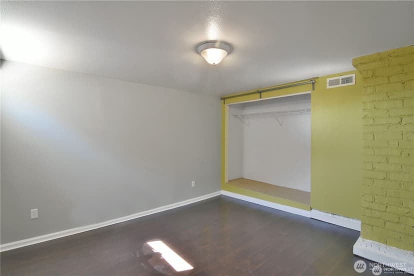 Property photo for 328 NE 52nd Street, Seattle photo 28