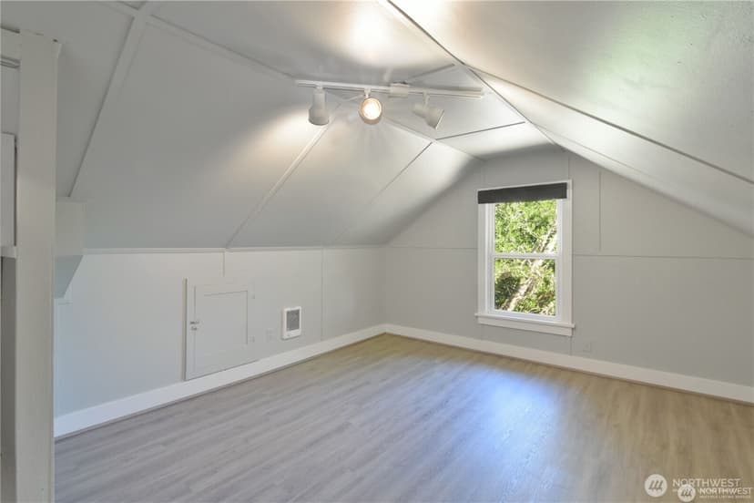Property photo for 328 NE 52nd Street, Seattle photo 21