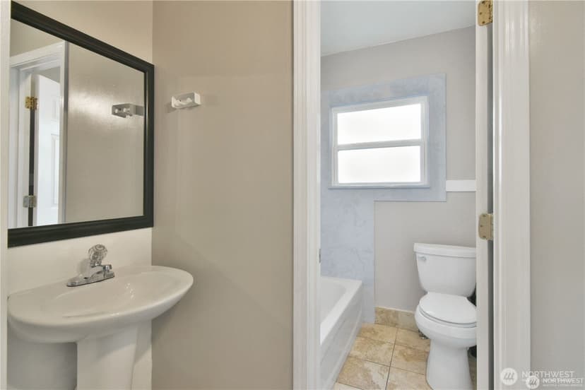 Property photo for 328 NE 52nd Street, Seattle photo 18