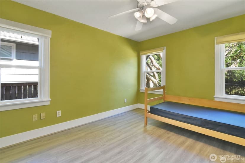 Property photo for 328 NE 52nd Street, Seattle photo 16