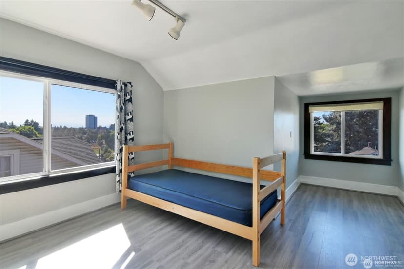 Property photo for 328 NE 52nd Street, Seattle photo 19
