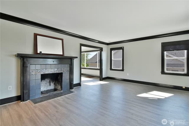 Property photo for 328 NE 52nd Street, Seattle photo 3