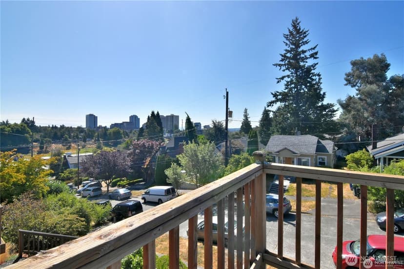 Property photo for 328 NE 52nd Street, Seattle photo 7