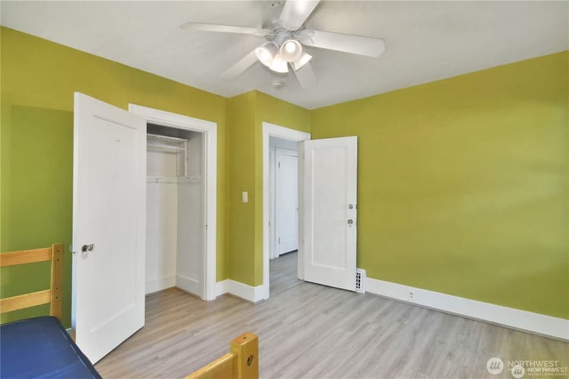 Property photo for 328 NE 52nd Street, Seattle photo 17