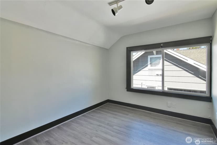 Property photo for 328 NE 52nd Street, Seattle photo 23