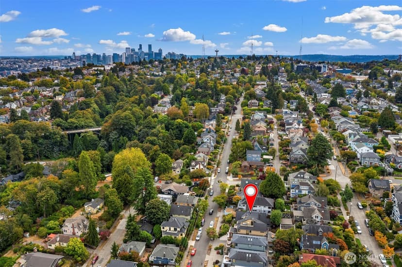 Property photo for 2619 Warren Avenue N, Seattle photo 38