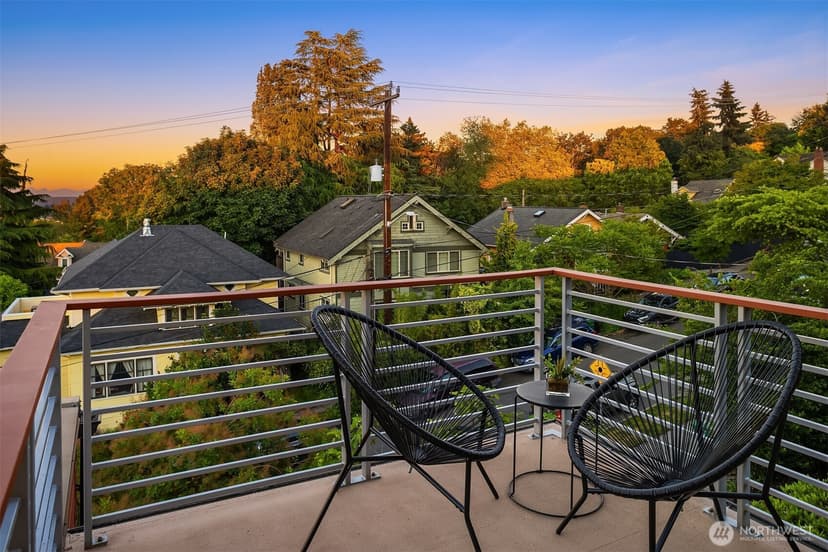 Property photo for 2619 Warren Avenue N, Seattle photo 31