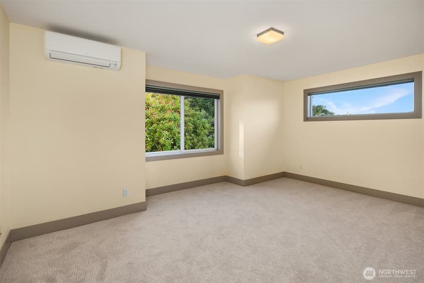 Property photo for 2619 Warren Avenue N, Seattle photo 34
