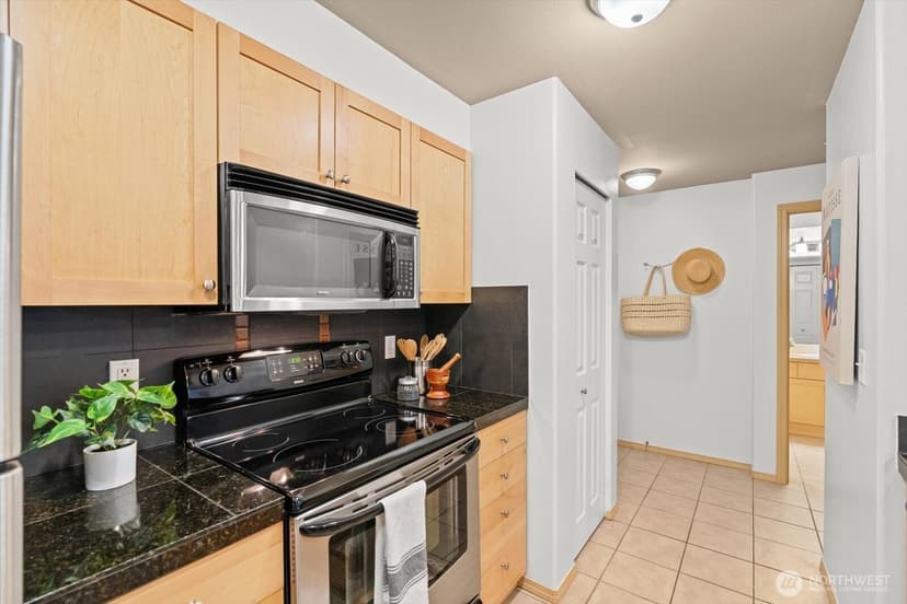 Property photo for 9057 Greenwood Avenue N #306, Seattle photo 11