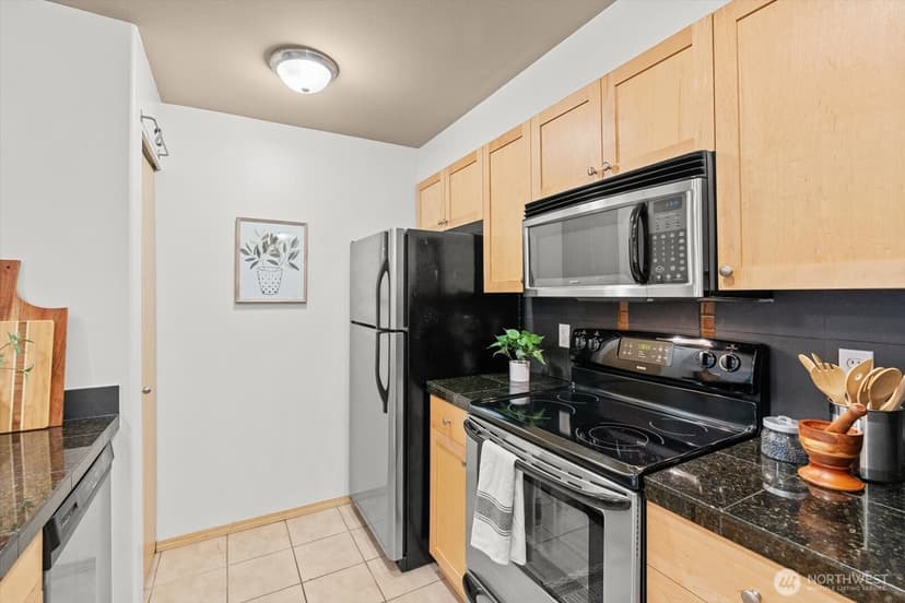 Property photo for 9057 Greenwood Avenue N #306, Seattle photo 10
