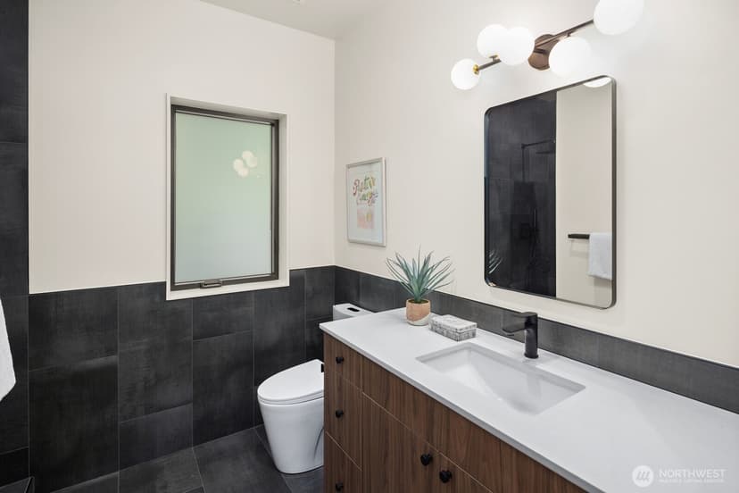 Property photo for 1419 36th Avenue S, Seattle photo 11