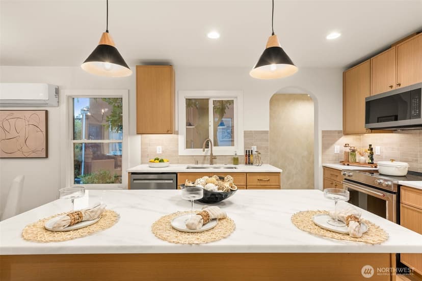 Property photo for 1128 N 77th Street, Seattle photo 10